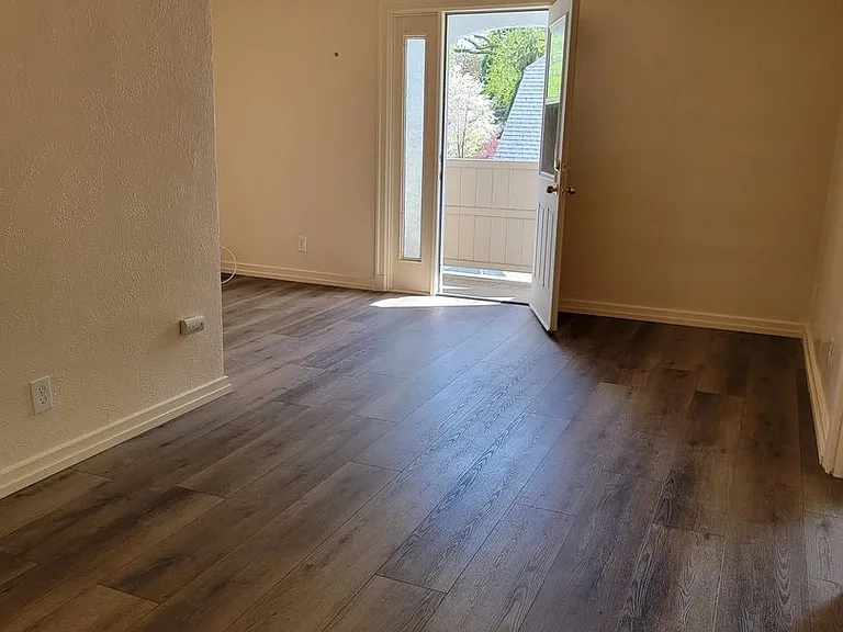 209 N Madison St — Photo 26