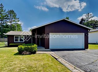 671 Krenz Ave, Cary, IL 60013