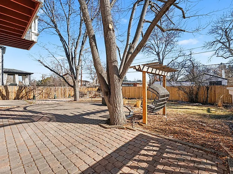 1058 Jasmine St — Photo 30