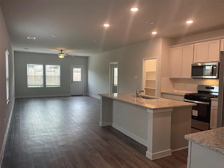 5810 Blue Grama Dr — Photo 2