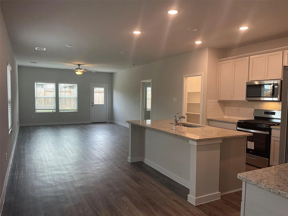 Building Photo - 5810 Blue Grama Dr