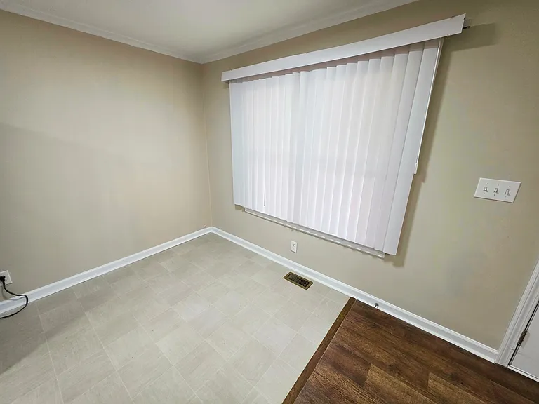 104 Archdale Dr — Photo 8