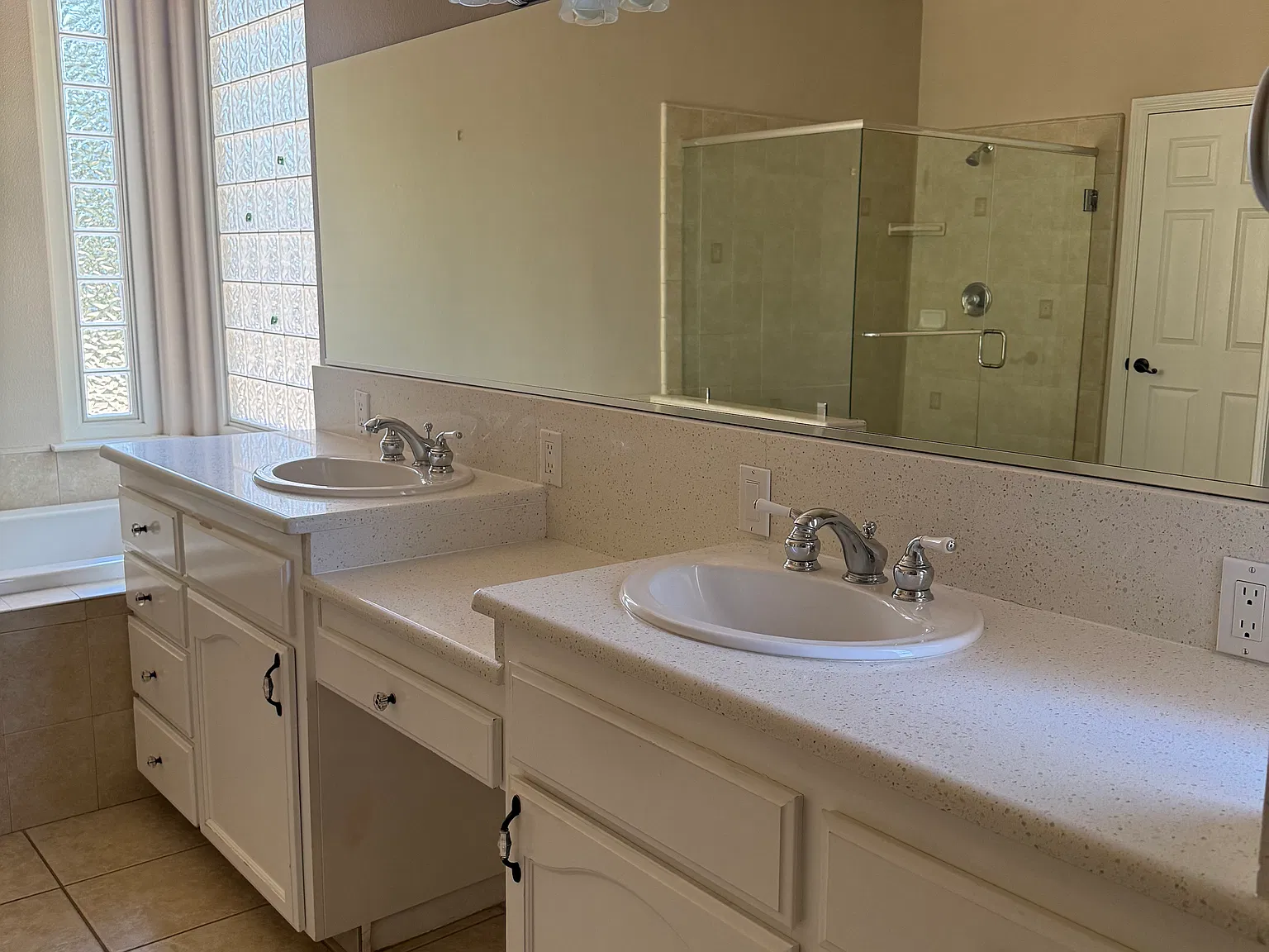 3 bed, 2030 sqft, $1,350 — Photo 4