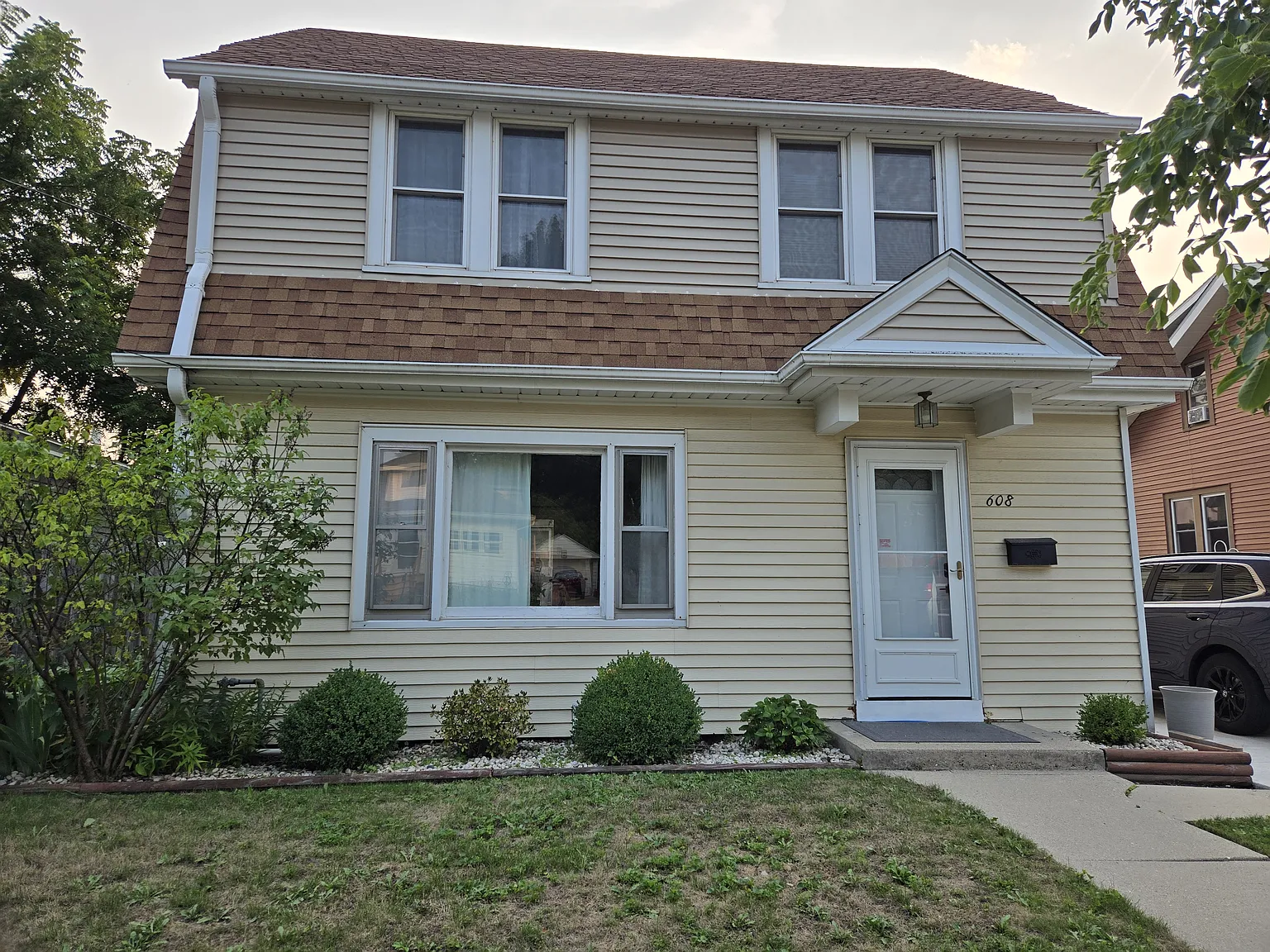 3 bed, 1.5 bath, 1500 sqft, $1,700 — Photo 3