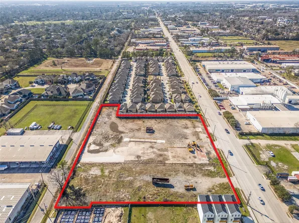 3919 Pinemont Dr, Houston, TX 77018