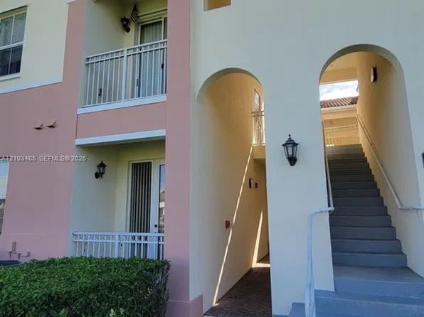 10022 NW 7th St Unit 205, Miami, FL 33172