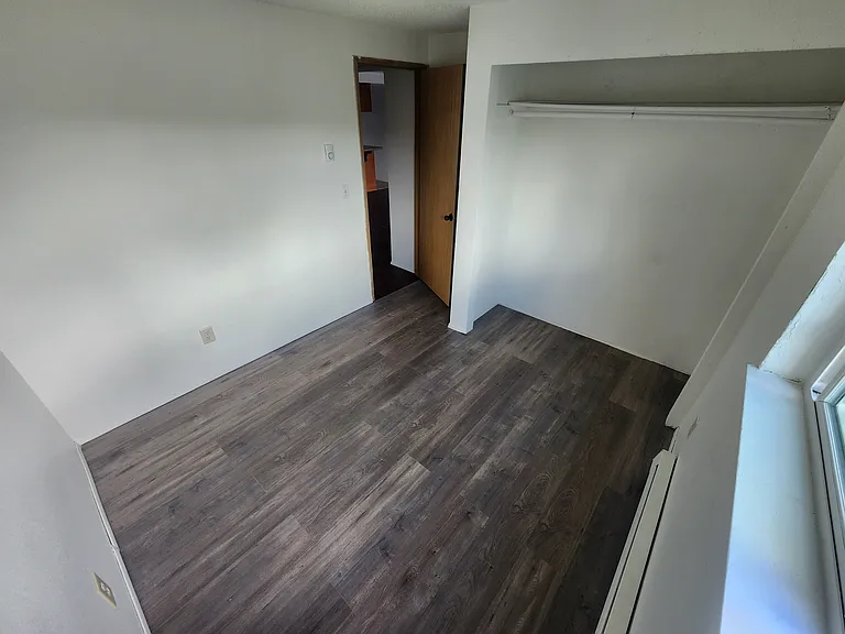 214 Mashell Ave S #4 — Photo 2