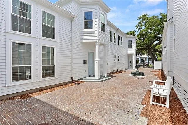 918 Foucher St #2 — Photo 25