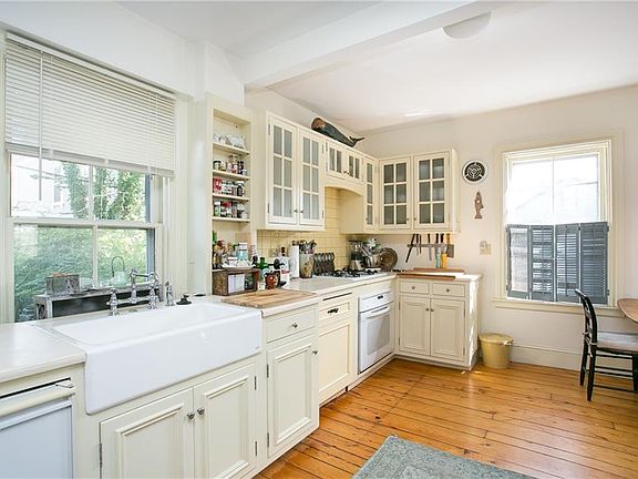 3rd image of 94 Spring St #2