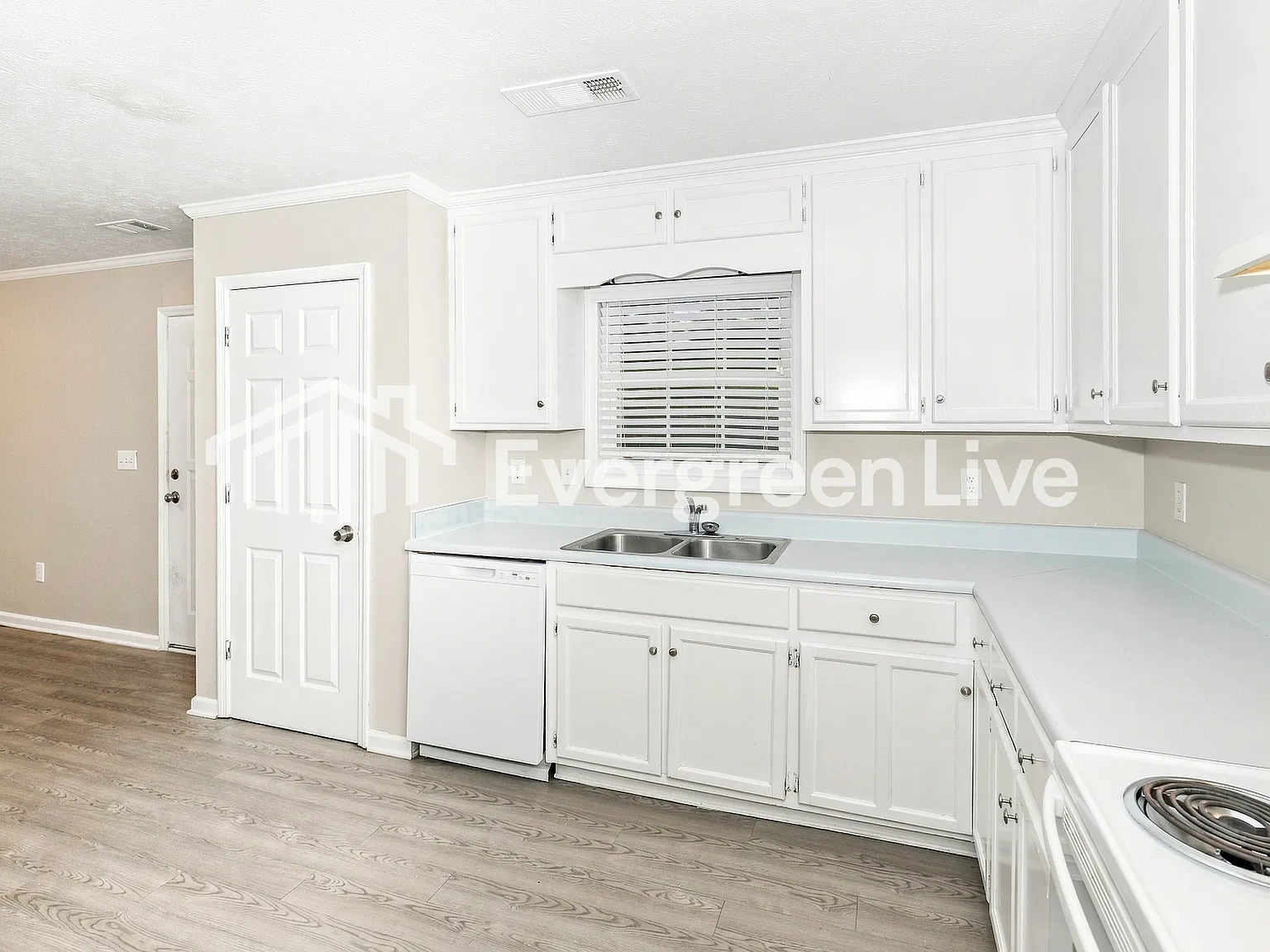 3 bed, 2.0 bath, 1500 sqft, $1,295 — Photo 4