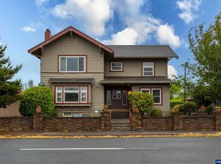 2306 3rd St, Tillamook, OR 97141