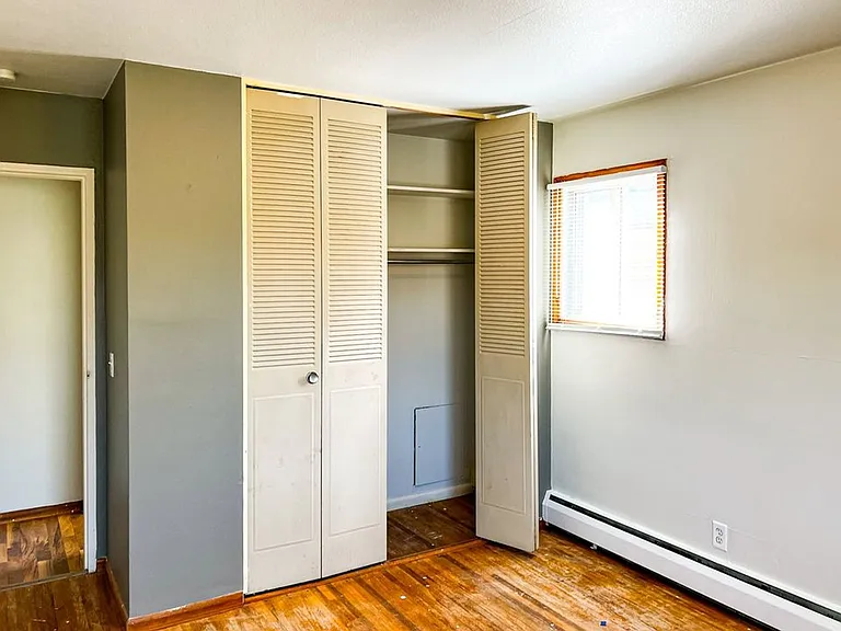 Discover Your Dream Home at Aquilla Park Apartments - Pet-Friendly Living in St. Louis Park! — Photo 8