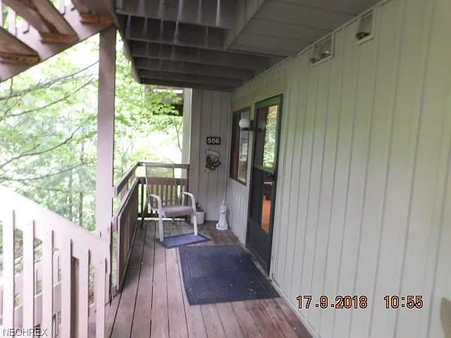 556 Meredith Ln photo 1