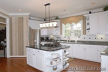 3rd image of 10204 Sweetwood Ave