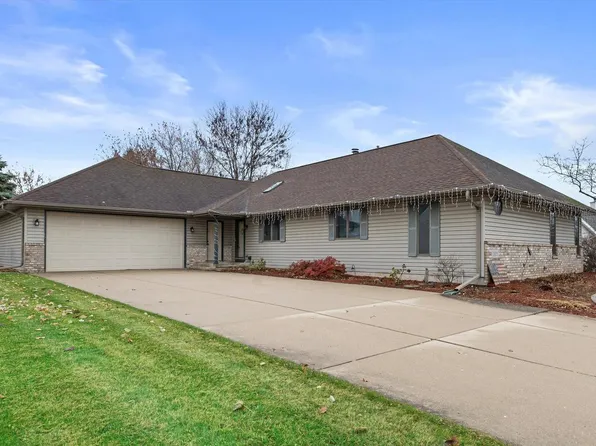 2923 Emslie DRIVE, Waukesha, WI 53188