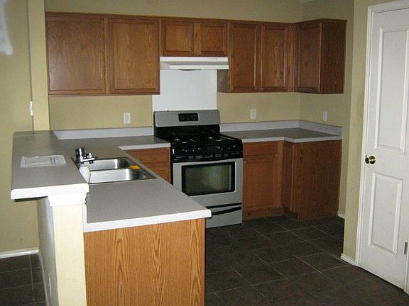 5th image of 210 Masonwood Dr