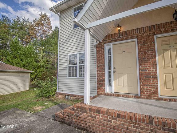 3rd image of 7636 NW Chatham Cir
