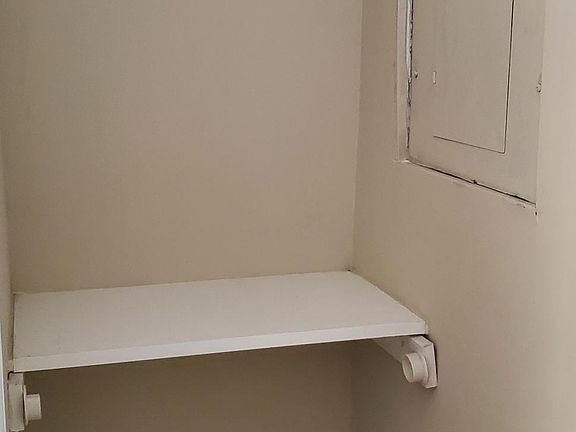 5th image of 2714 Mason St