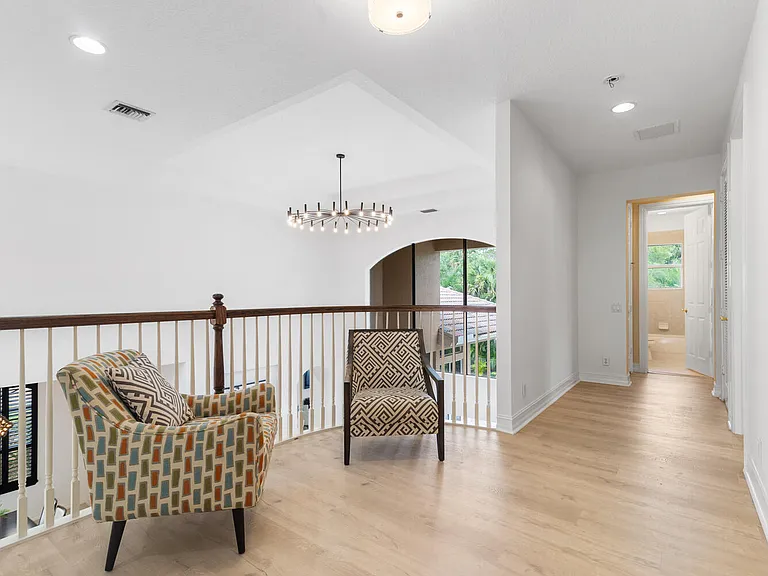 544 Edgebrook Ln — Photo 34