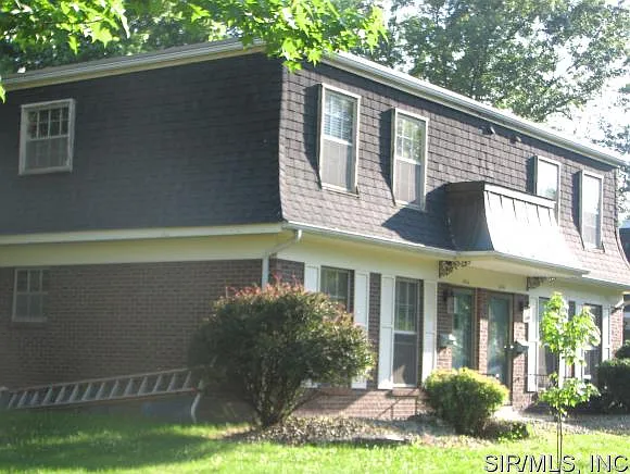 646 Harvard Dr photo 1