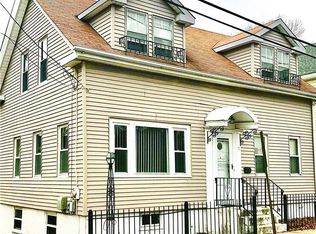 21 Touro St, Providence, RI 02904