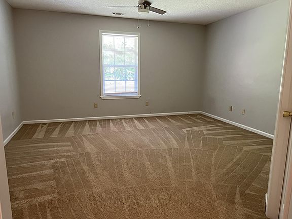 4th image of 49 Webb Ct NE