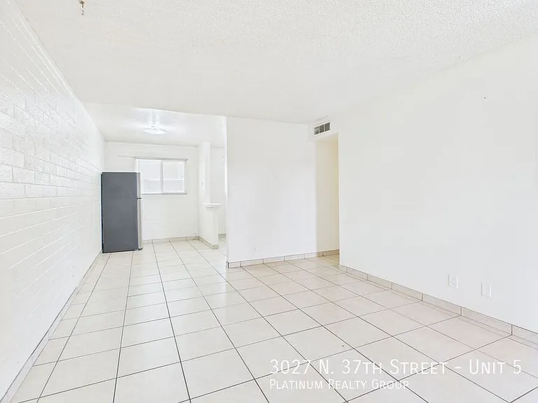 3027 N 37th St #5 — Photo 4