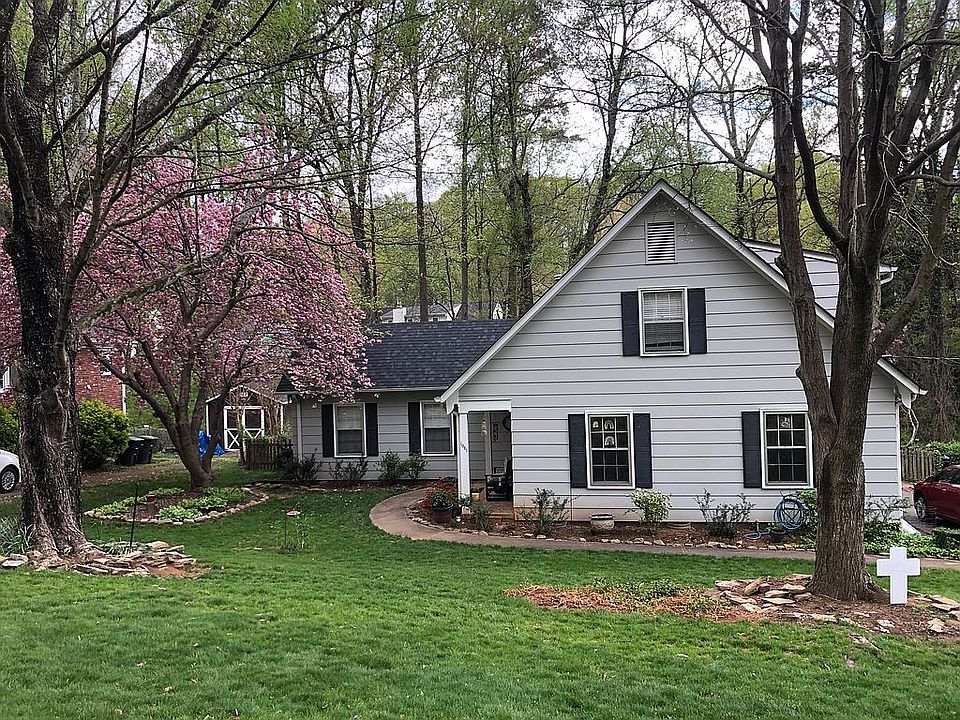1061 Foxhall Dr