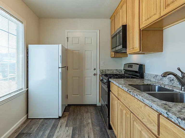 11421 Pajaro St #8 — Photo 5