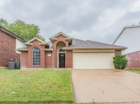 9009 Elbe Trl, Fort Worth, TX 76118