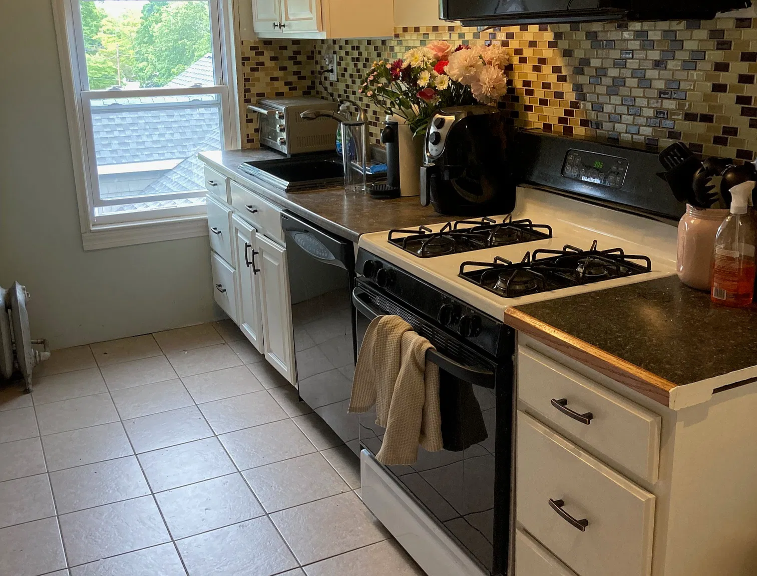3 bed, 1000 sqft, $2,650 — Photo 1