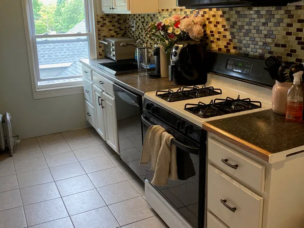 919 Watertown St #3, Newton, MA 02465