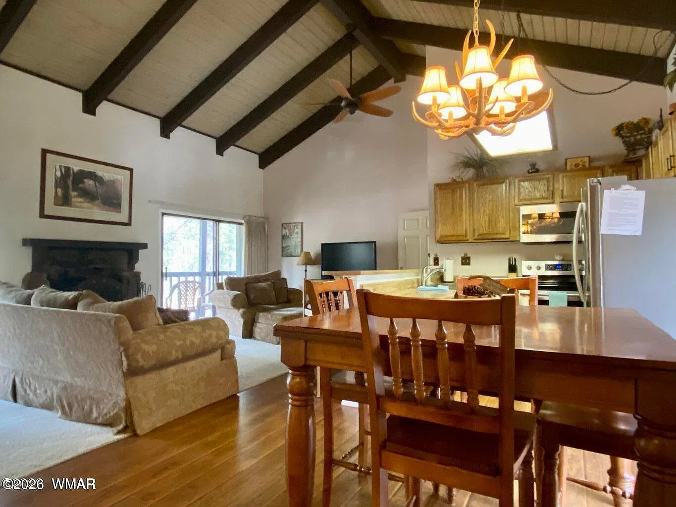 3 bed, 1220 sqft, $1,750 — Photo 3