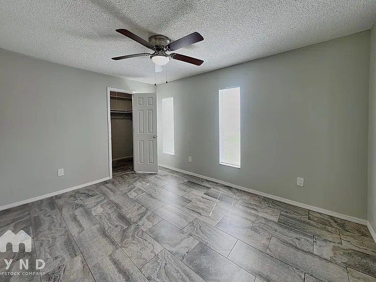 209 Banyan Ct — Photo 14