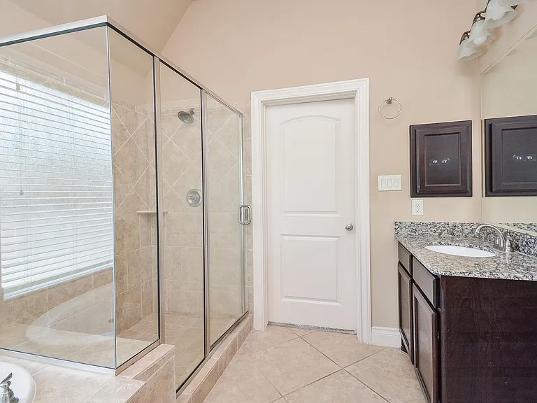 28803 Davenport Dr — Photo 31