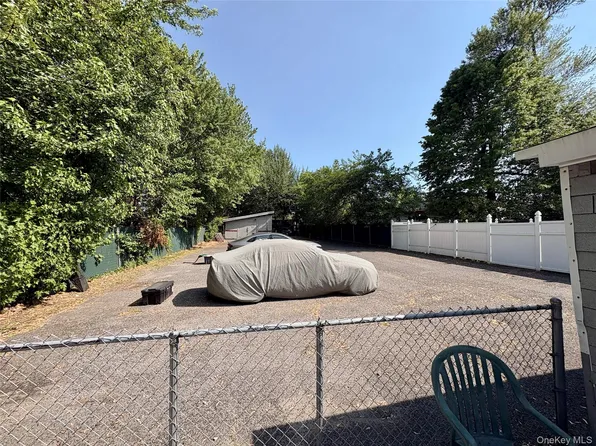 2910 Baisley Avenue, Bronx, NY 10461