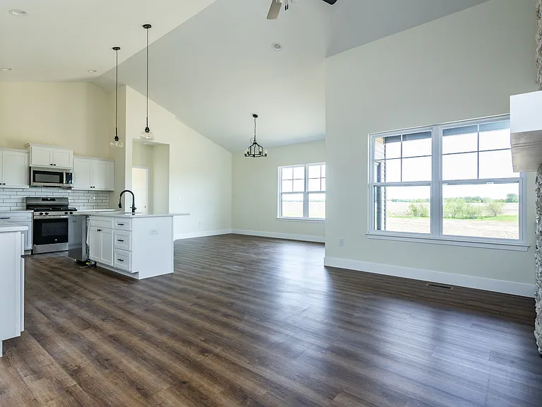 7154 Savannah Dr — Photo 12