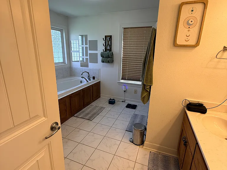 989 Bateman Dr — Photo 6