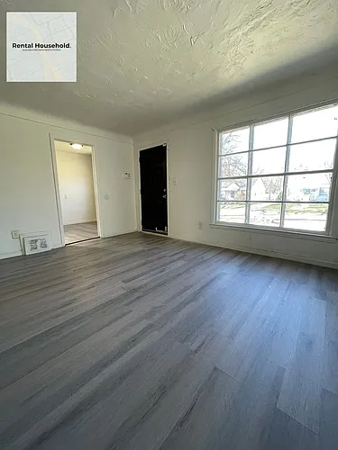 19372 Grandville Ave Photo 1
