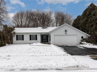 46 Joellen Dr, Rochester, NY 14626
