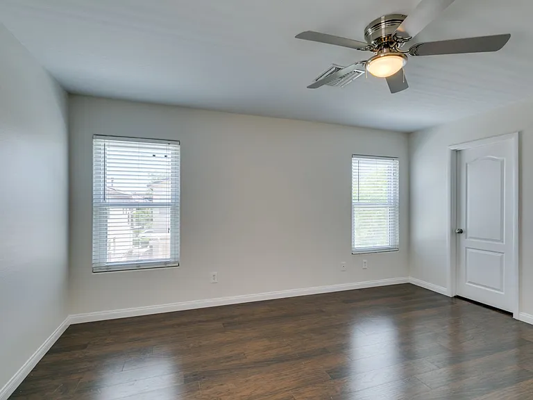 8660 Painted Horseshoe St — Photo 34