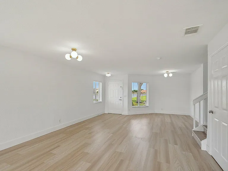 6224 Reynolds St — Photo 3