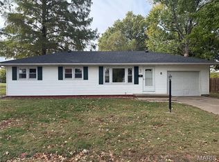 1137 Warren St, Jerseyville, IL 62052