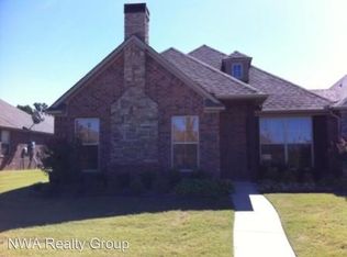 3201 SW Stonepoint Ave, Bentonville, AR 72712