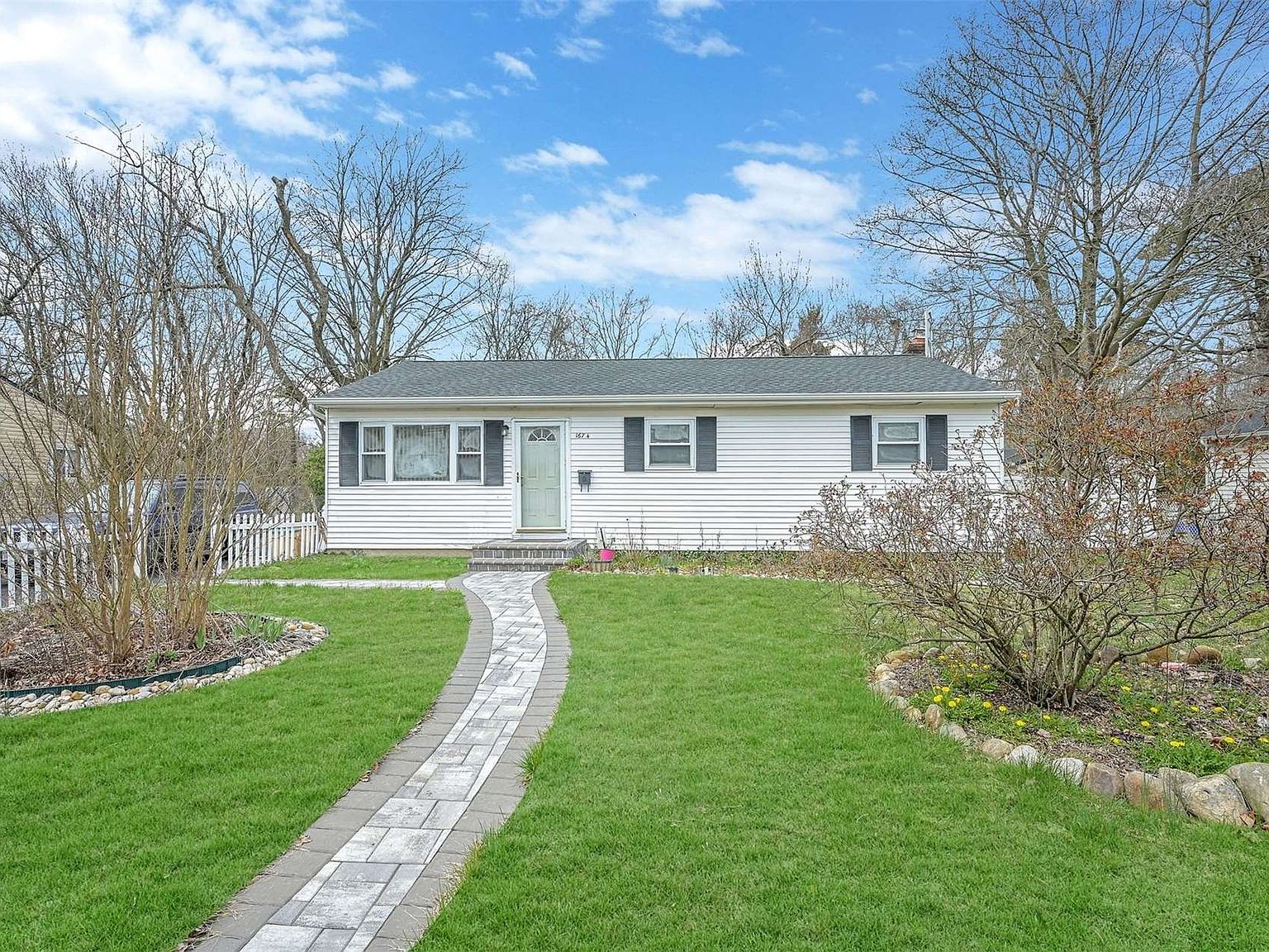 1674 N Gardiner Drive, Bay Shore, NY 11706 Zillow