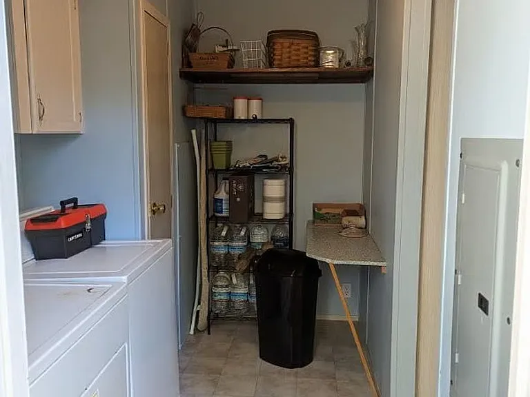 858 E Winnetka St — Photo 24