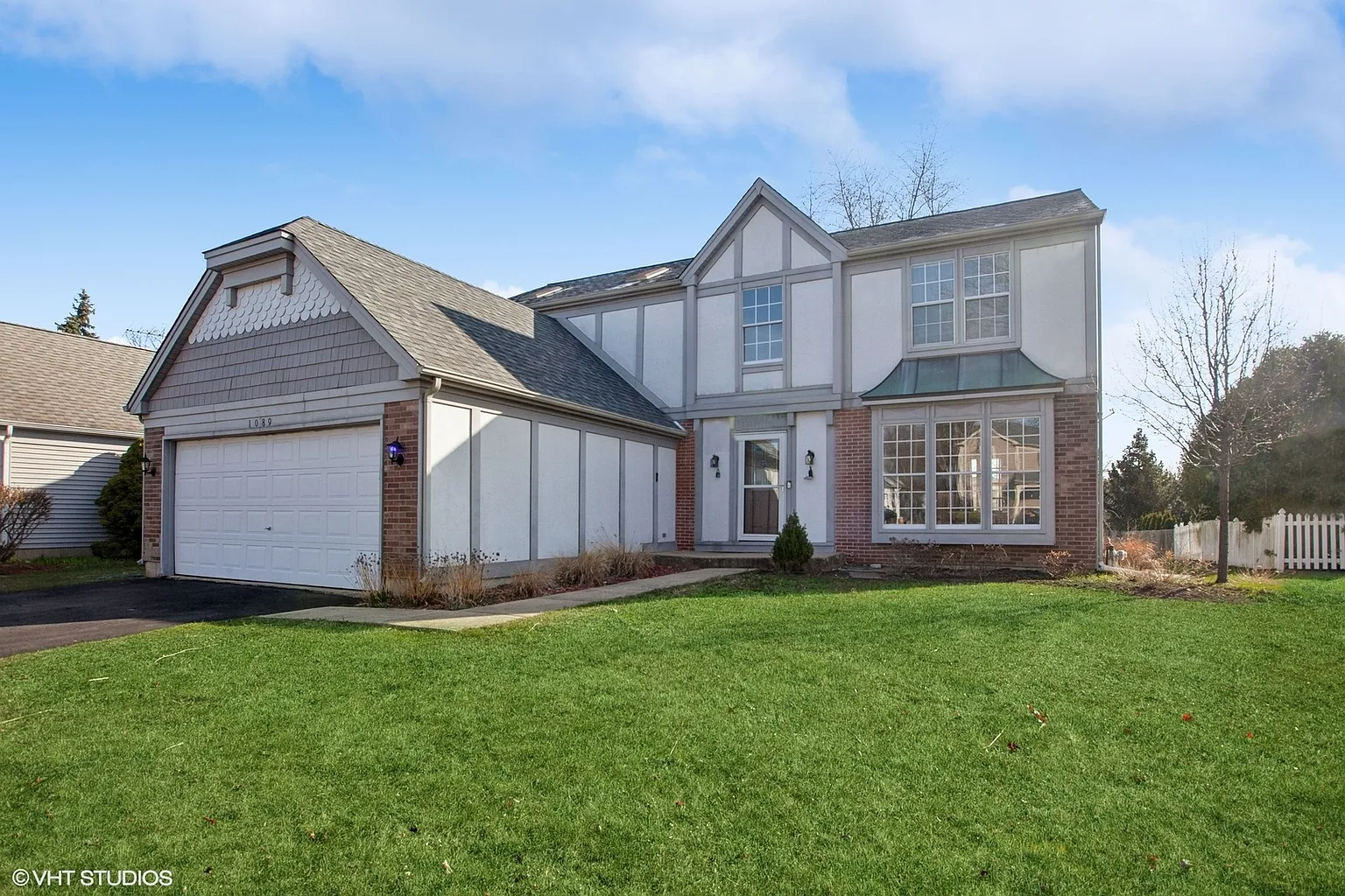 1089 Baybrook Ln photo 1