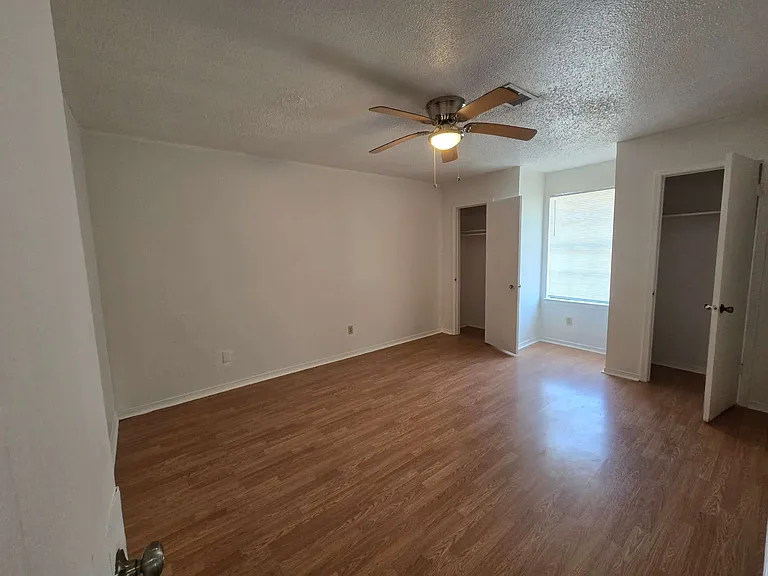 308 Duke Dr #B — Photo 9