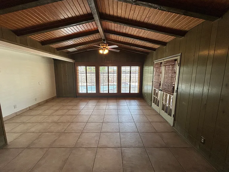 8808 Shaver Dr — Photo 4
