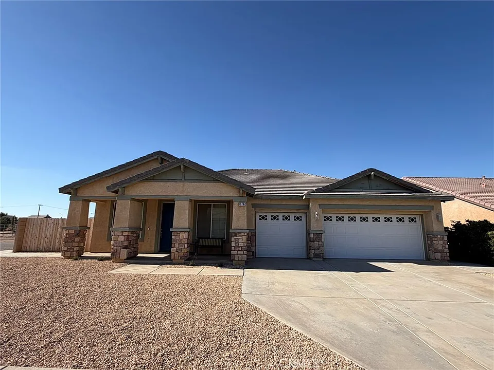 13782 Lobelia Way